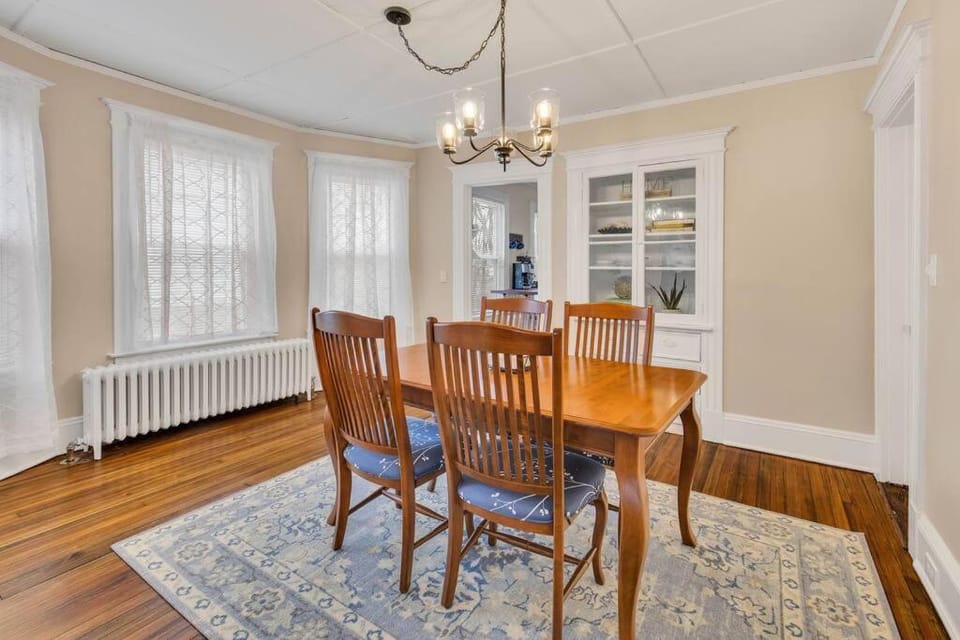 West Hartford Center: Cozy New England Apartment Apartment in West Hartford