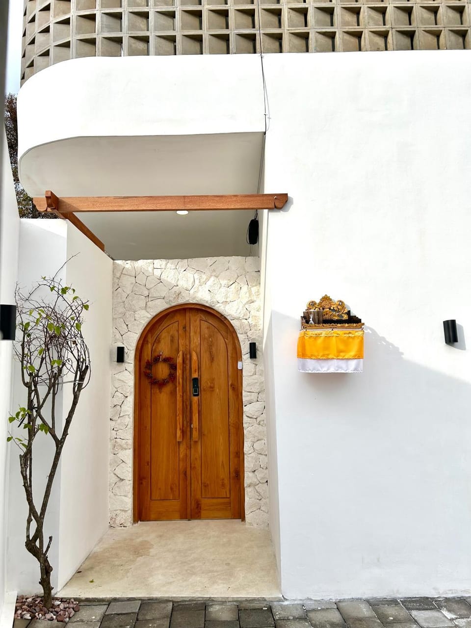 Facade/entrance