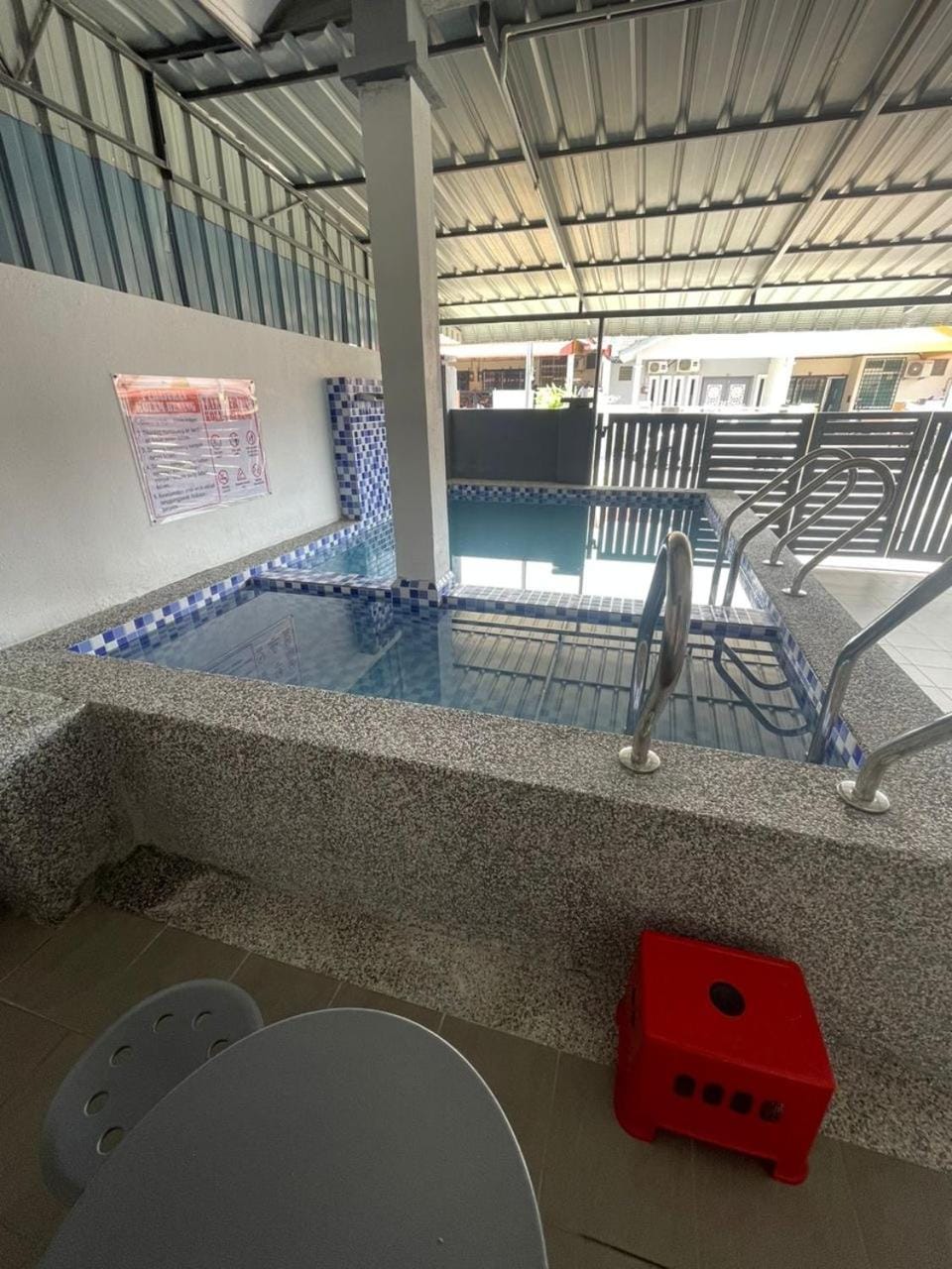 Swimming pool
