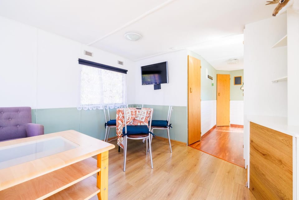 Communal lounge/ TV room, TV and multimedia, Living room, Evening entertainment