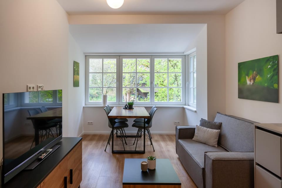 Living room, Dining area
