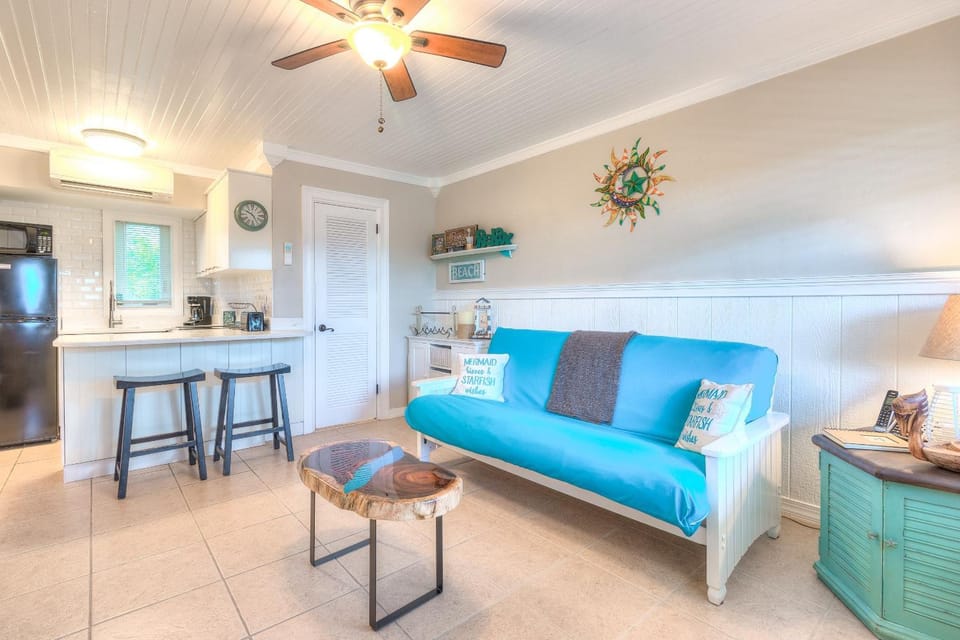 Tropic Terrace #32 - Beachfront Rental Resort in Treasure Island