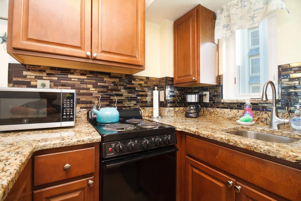 Tropic Terrace Suite #31 - Beachfront Resort Resort in Treasure Island