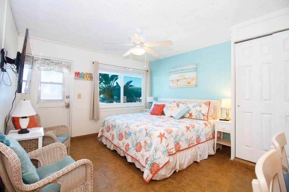 Tropic Terrace Suite #31 - Beachfront Resort Resort in Treasure Island
