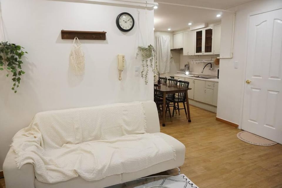 OU House Apartment in Seoul
