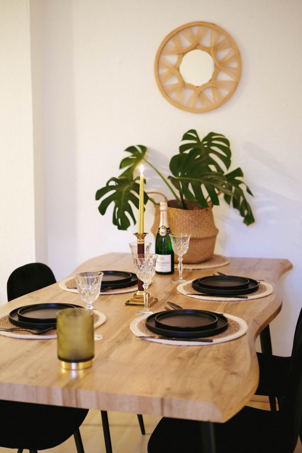 Seating area, Dining area