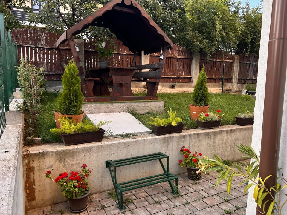 Garden, Garden, Balcony/Terrace, Balcony/Terrace