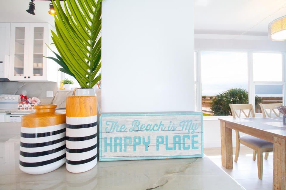 Tropic Terrace Resort #59 - Beach View Penthouse! Apartment in Treasure Island