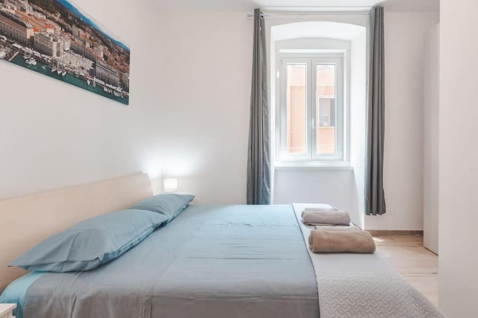 Free WiFi - Netflix - Sterpeto Elegant Suite Apartment in Trieste