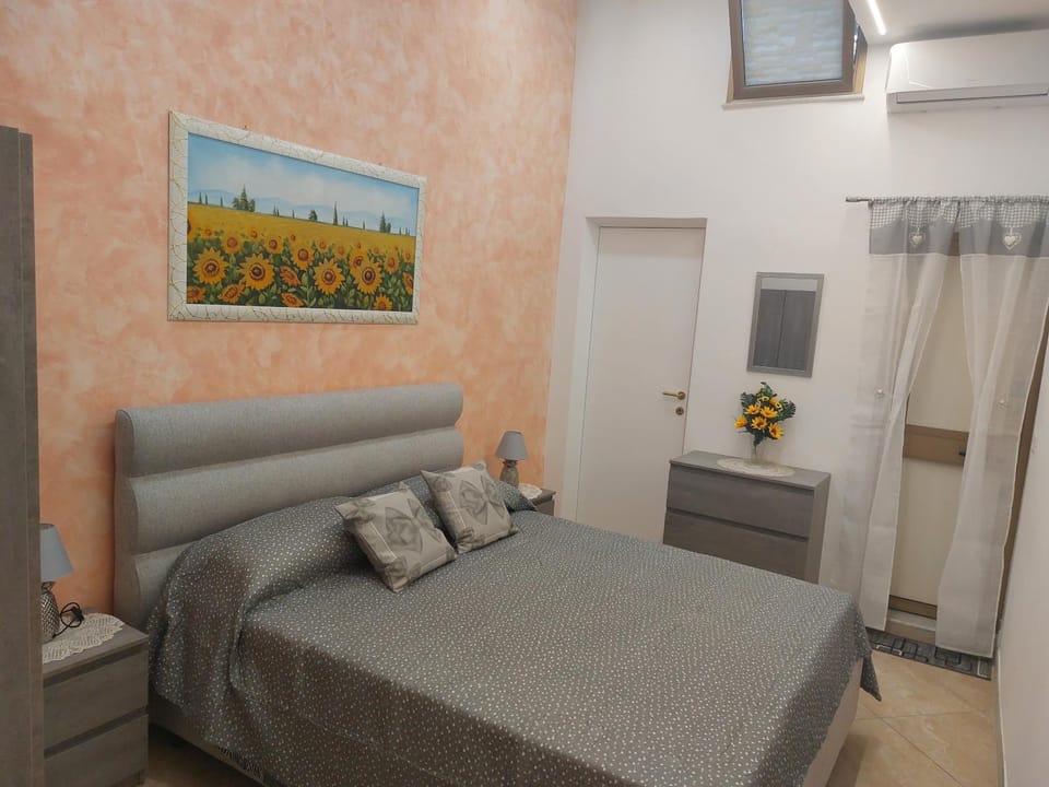 Bed, Bedroom, air conditioner