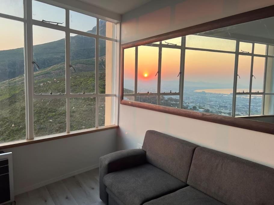 Luxury 1bdrm apt with a view! Apartment in Cape Town
