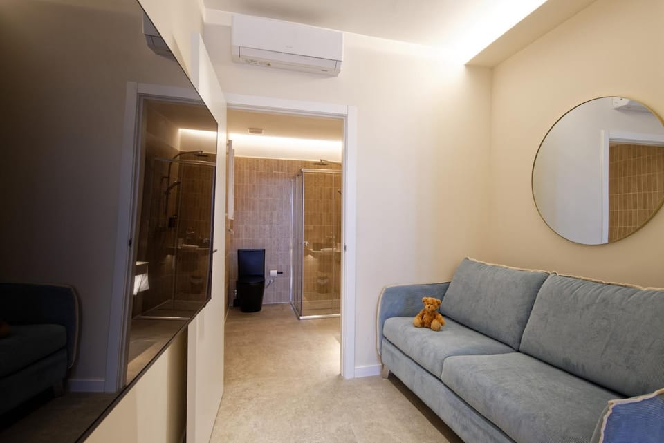 Communal lounge/ TV room, Living room