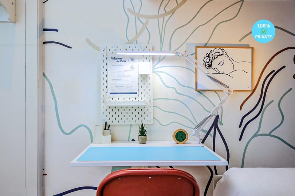 La chambre COCTEAU Vacation rental in Île-de-France