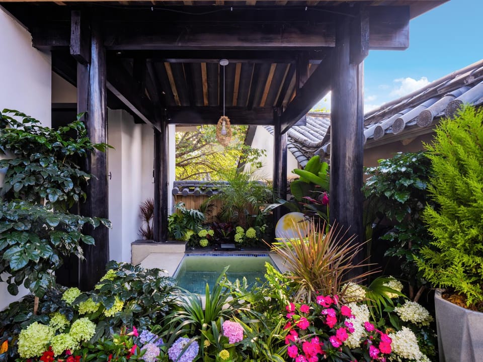 Spring, Day, Garden, Garden view, Bath