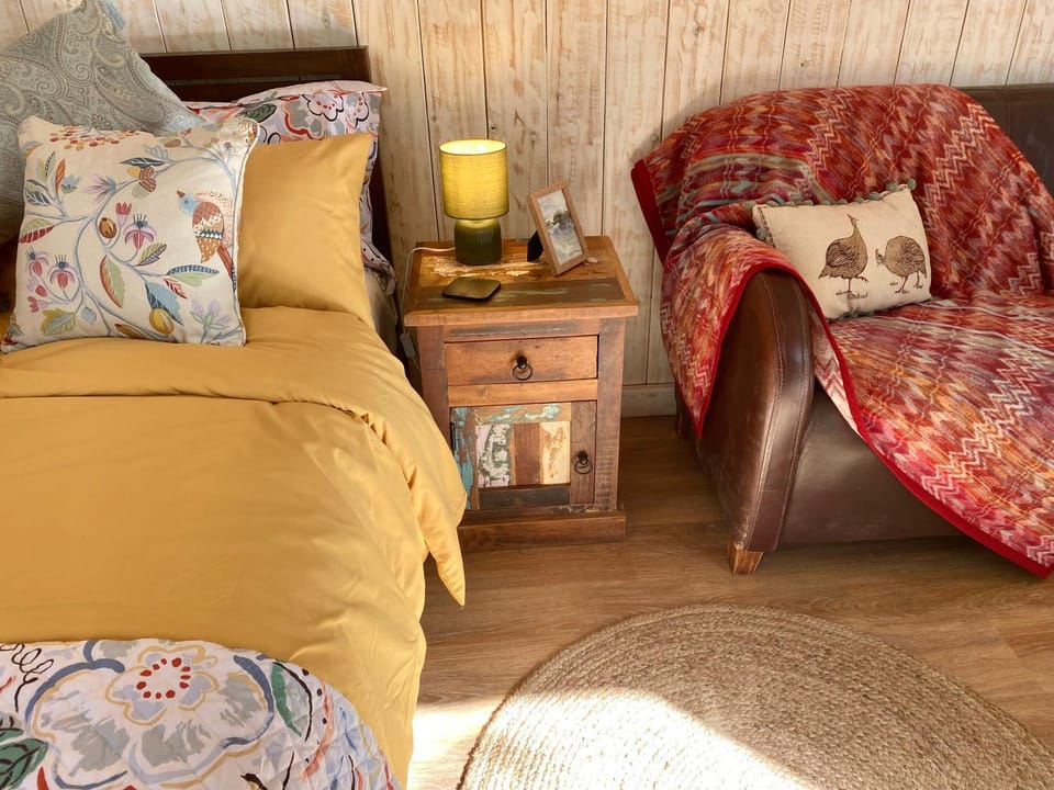Robin Cabin with hot tub Cabin in Forest of Dean