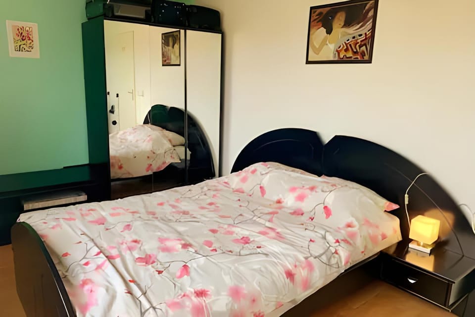 Bed, Photo of the whole room