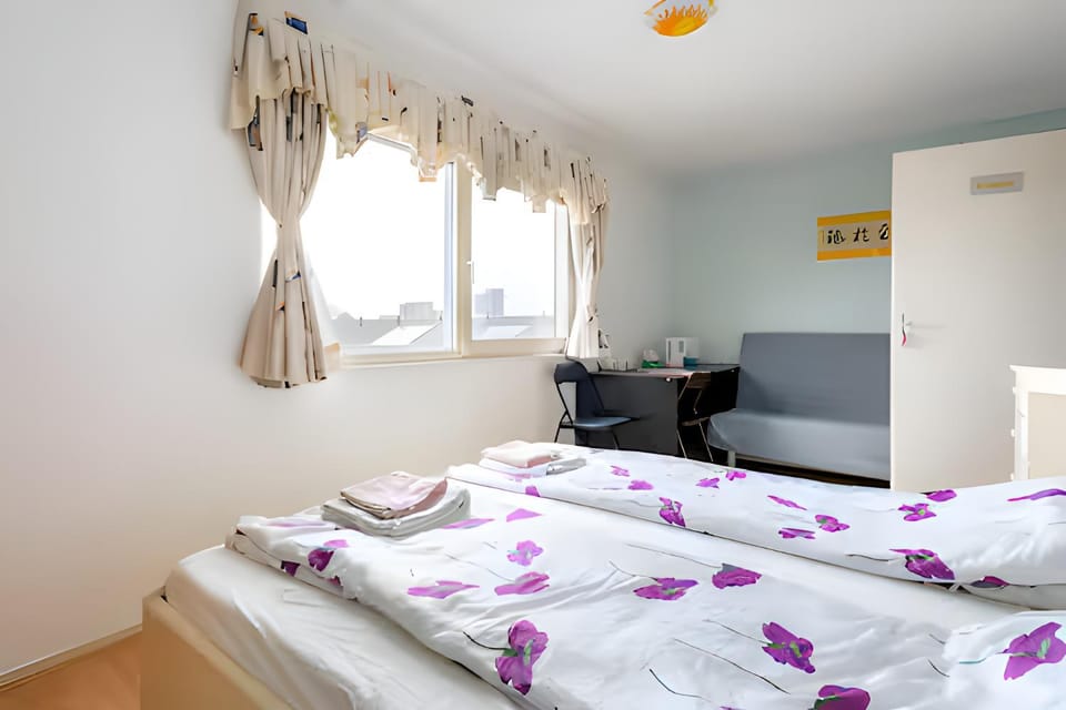 Bed, Living room, Seating area, Bedroom, towels