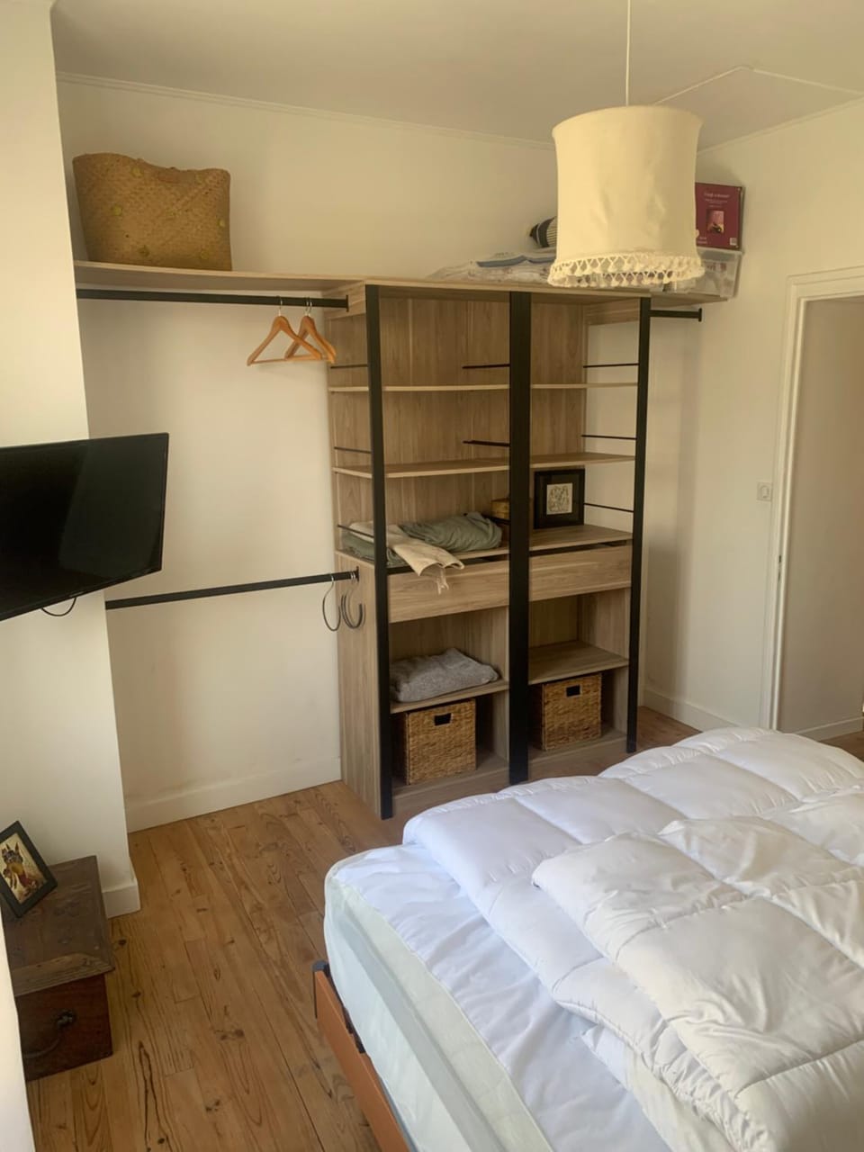 Bed, Photo of the whole room, Bedroom, wardrobe