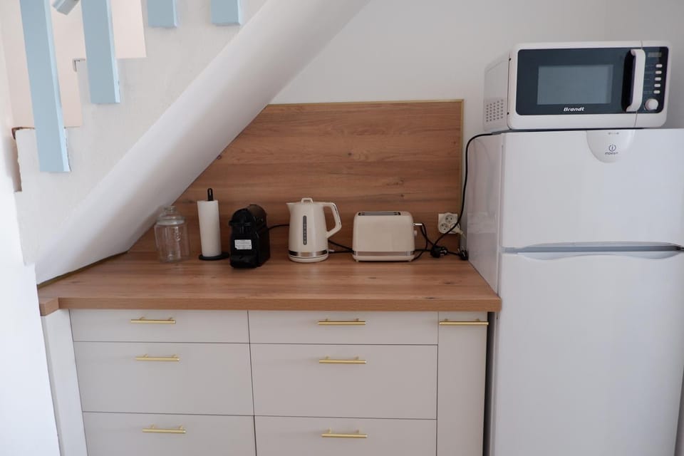 Coffee/tea facilities, Kitchen or kitchenette, microwave, toaster, kitchen