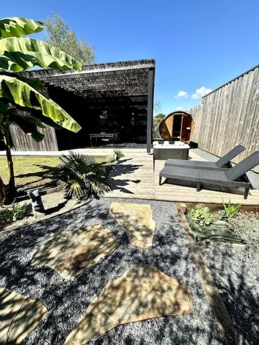 Spring, Day, Balcony/Terrace, Garden view, sunbed