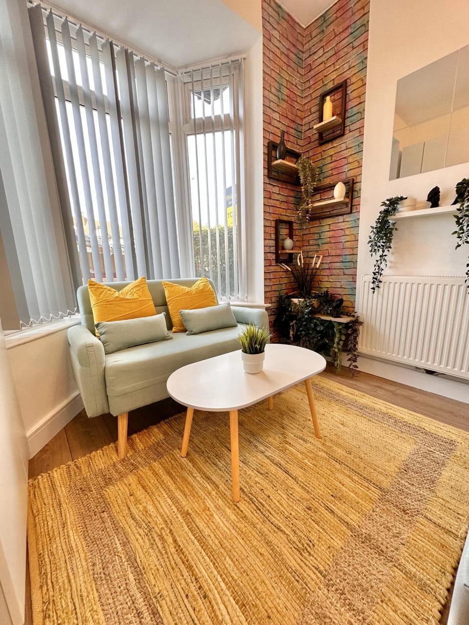 Newly Renovated Private Room with its own kitchenette in shared house by QE Hospital R1 Bed and Breakfast in Birmingham