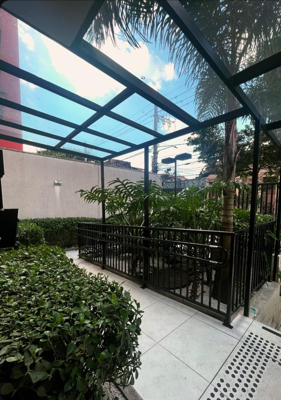 Patio, Facade/entrance
