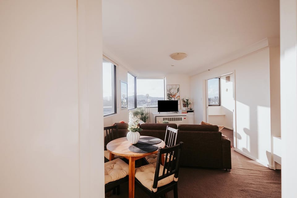TV and multimedia, Living room, Dining area