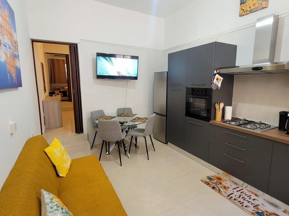 Sunflower Maltese House in Sliema Apartment in Sliema