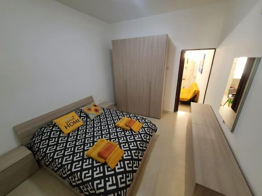 Sunflower Maltese House in Sliema Apartment in Sliema