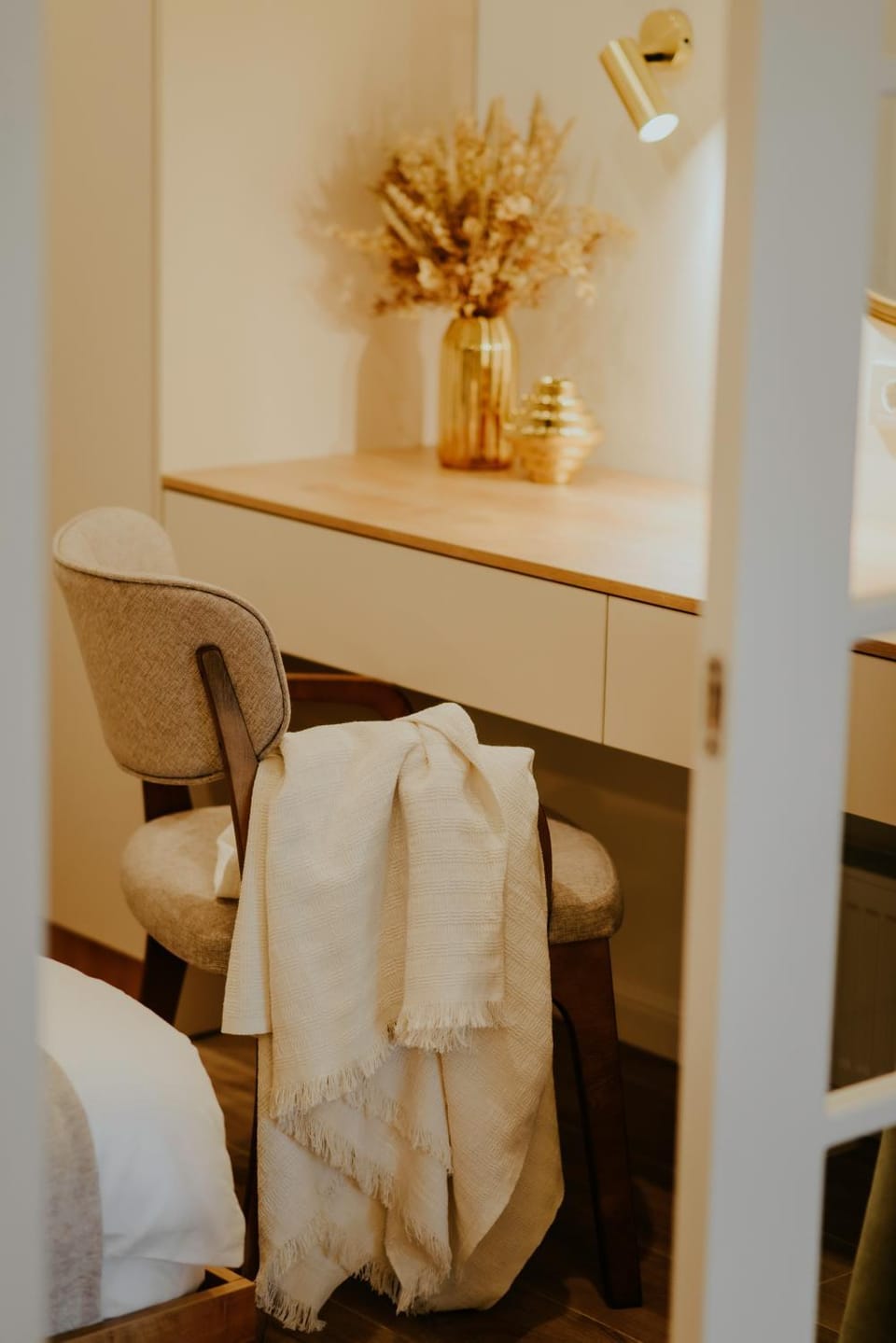Seating area, Bedroom