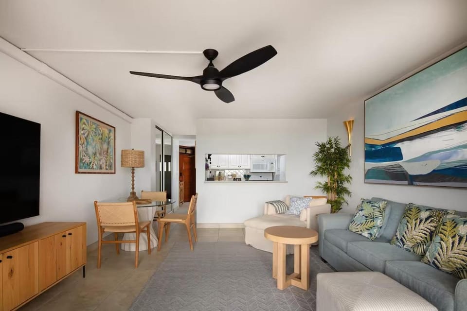 TV and multimedia, Living room, Dining area