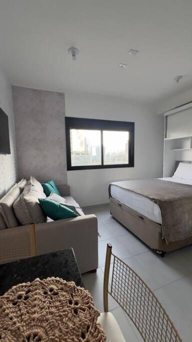 Bed, Photo of the whole room, Seating area, Bedroom