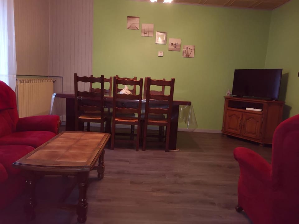 Logement 100 m2 3 chambres 2 salles de bains Apartment in Vosges