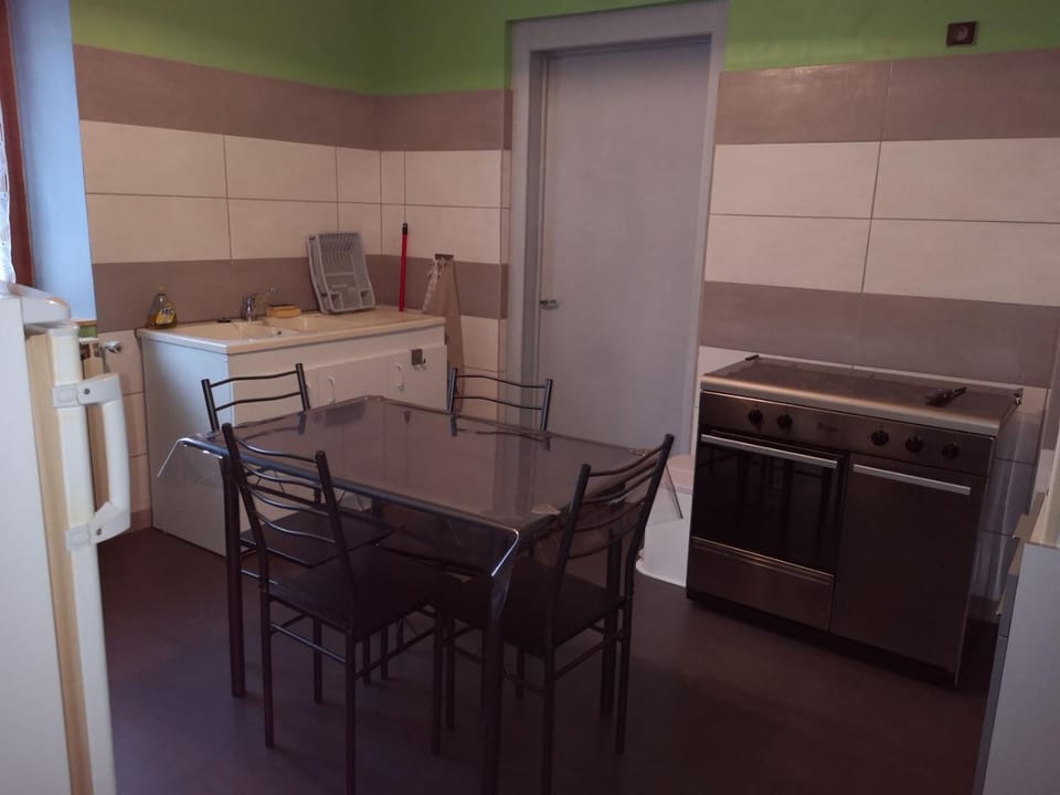 Logement 100 m2 3 chambres 2 salles de bains Apartment in Vosges