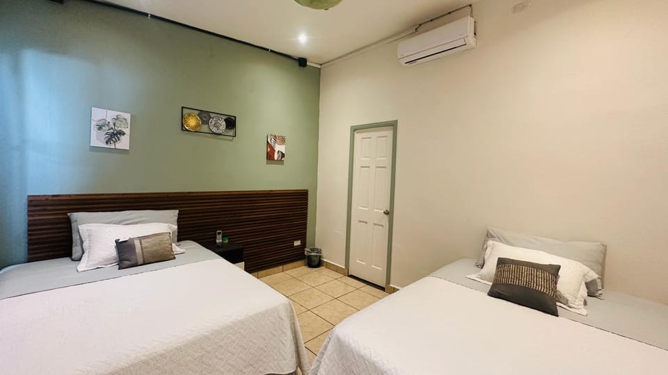 Muy cerca de playas y miradores muy accesible a la ciudad y comercios House in El Salvador