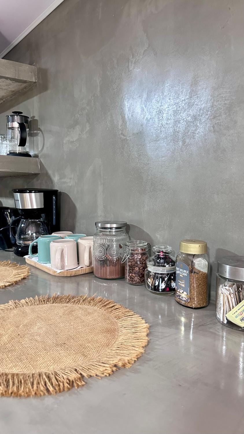 Coffee/tea facilities, Kitchen or kitchenette