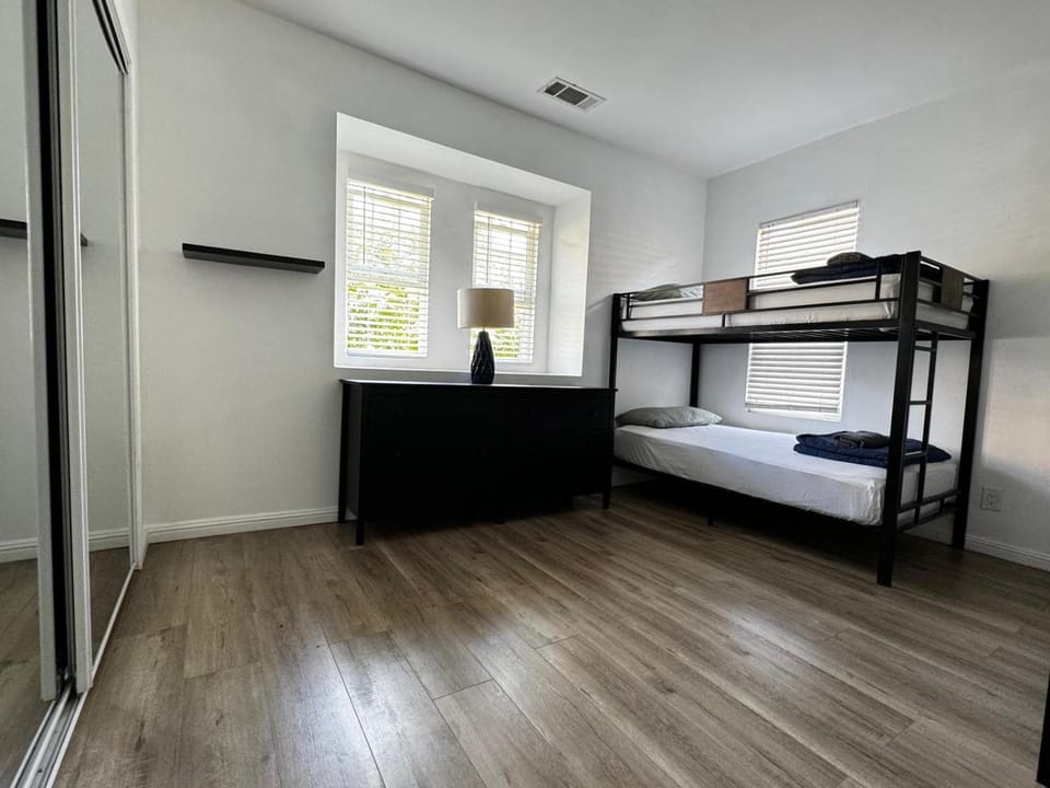 Green House Hostel in Los Angeles