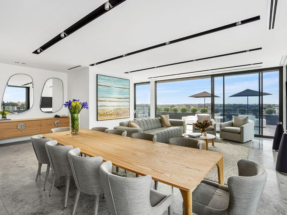 Amazing Penthouse Sorrento Apartment in Melbourne Road
