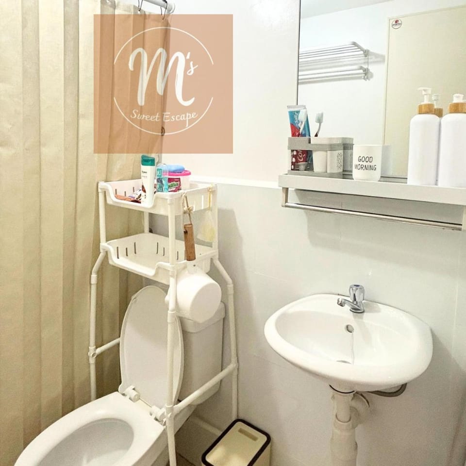 Toilet, Bathroom, bidet, towels