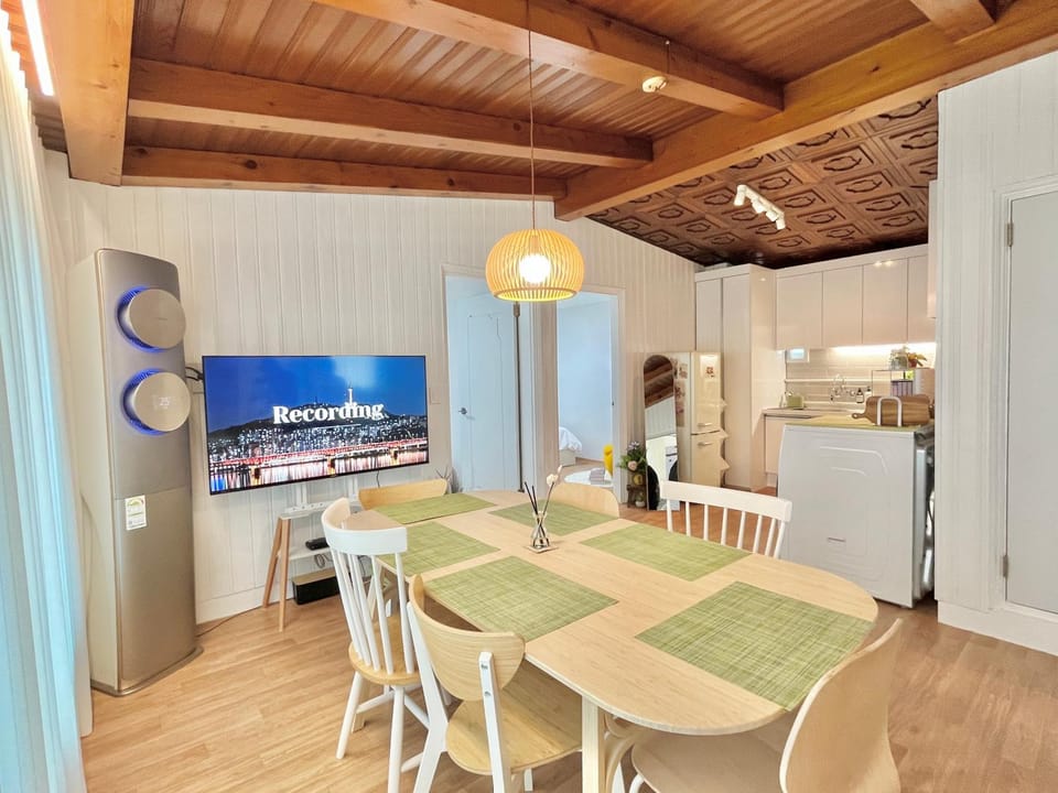 Kitchen or kitchenette, Living room, Dining area