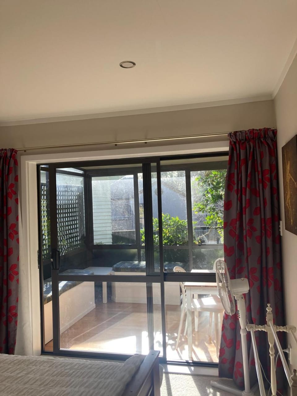 Bedroom, sunbed