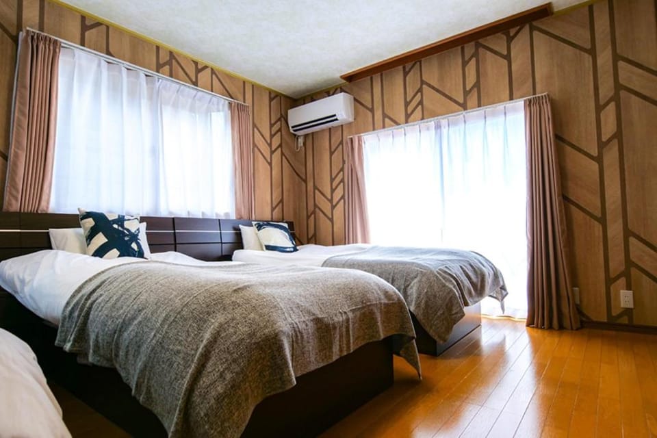 Urayasu Villa House in Chiba Prefecture