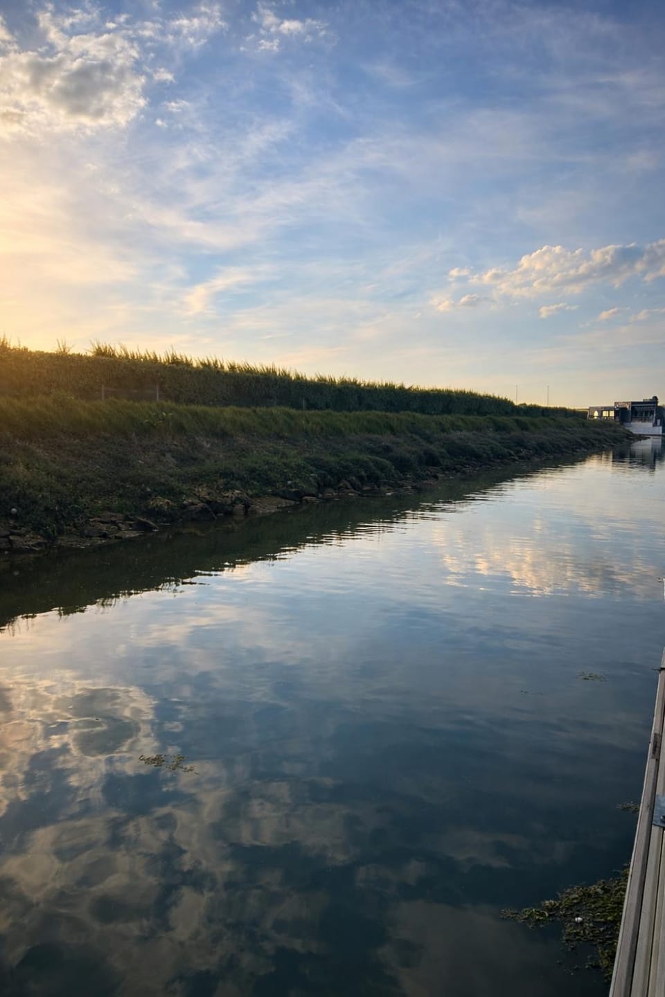 Le duplex des Marinas, dog friendly & parking inclus, 1m90 sous plafond Docked boat in Deauville