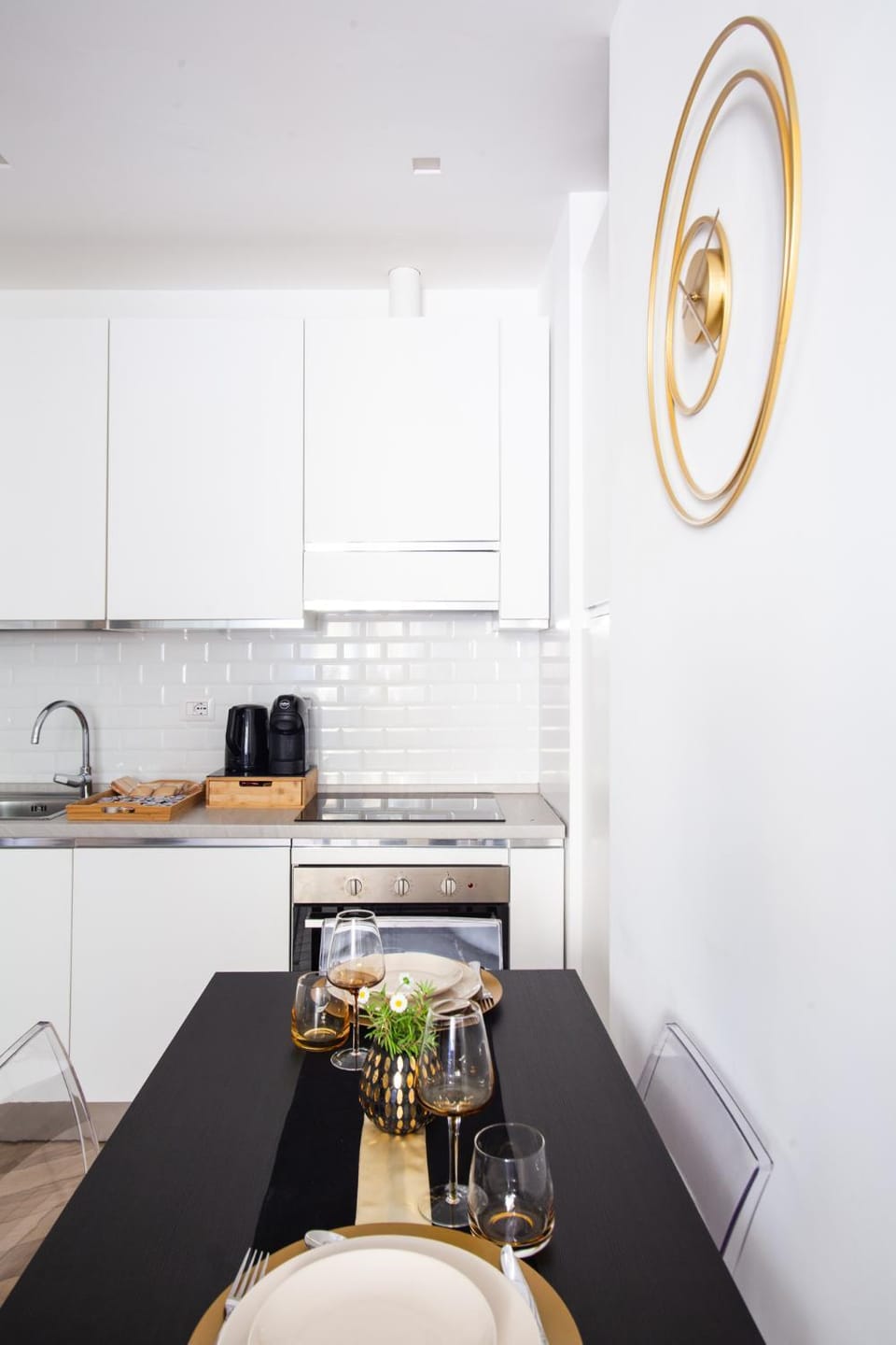 Kitchen or kitchenette, Dining area, stove