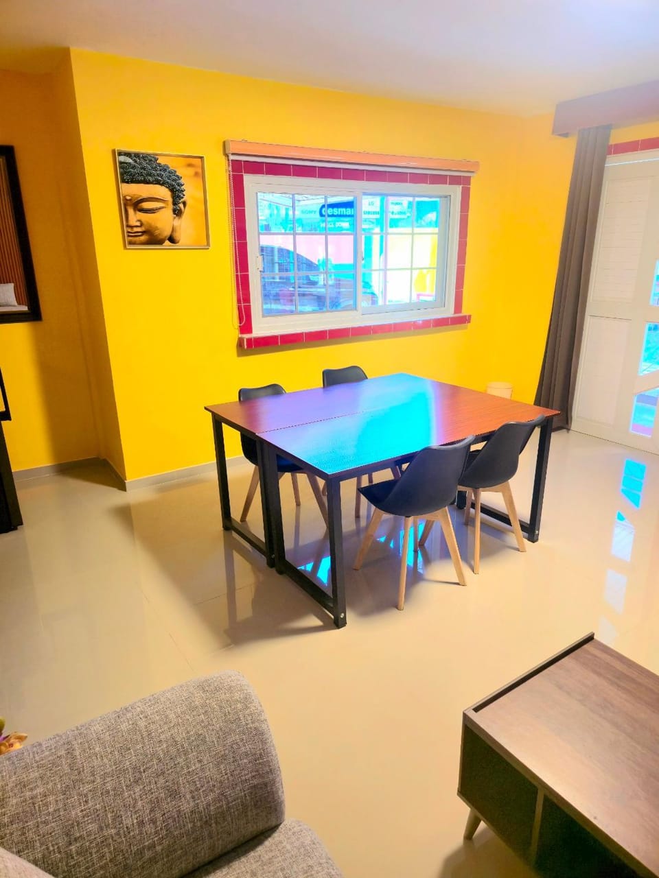 Living room, Dining area