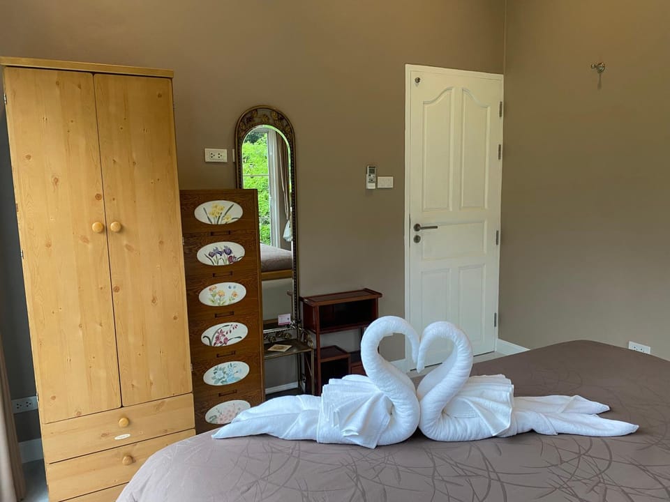 Bed, Photo of the whole room, Bedroom, towels, wardrobe