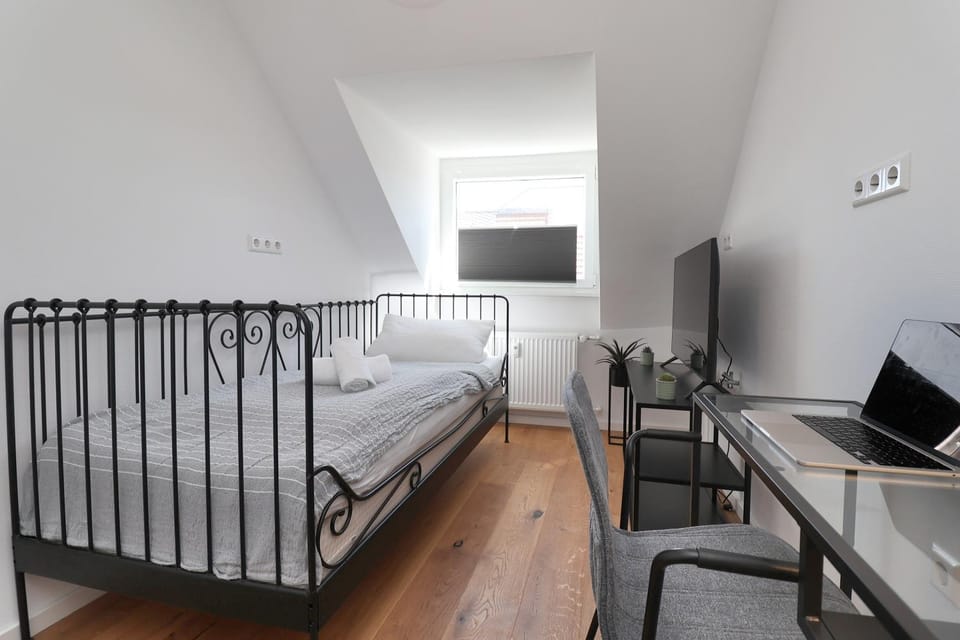Bed, View (from property/room), Bedroom, towels