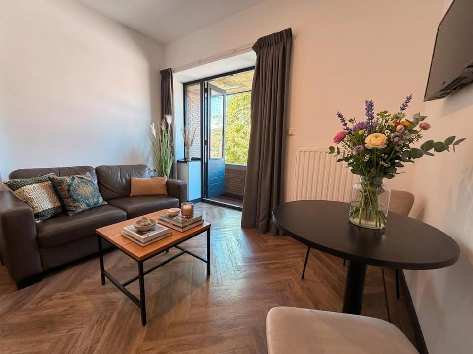 Stylish Studio with Balcony, Near Tilburg Station Apartment in Tilburg