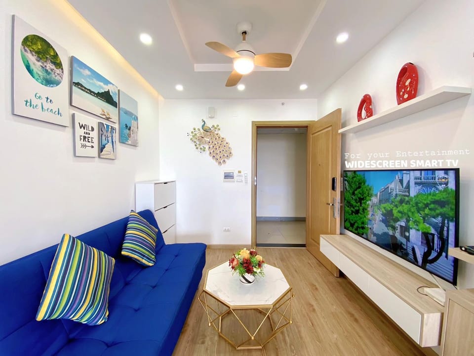 Communal lounge/ TV room, TV and multimedia, Living room, Seating area, Evening entertainment