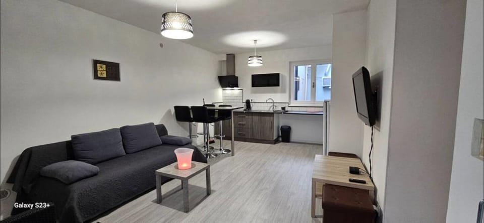Communal lounge/ TV room, TV and multimedia, Living room, Seating area